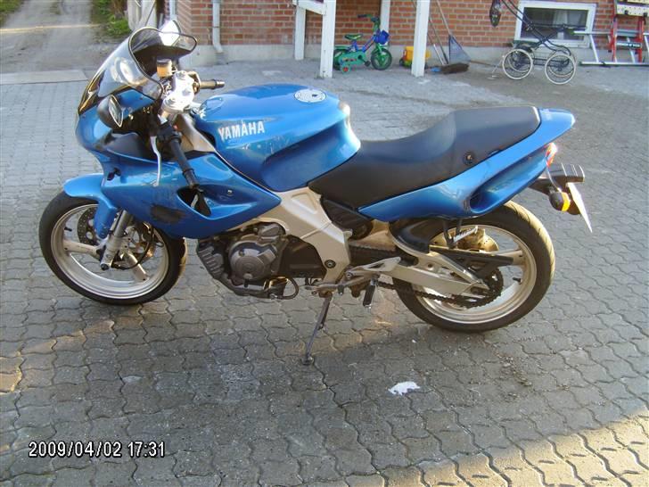 Yamaha SZR 660 SOLGT - Tidligere ejer har desværre haft den nede og ligge billede 4