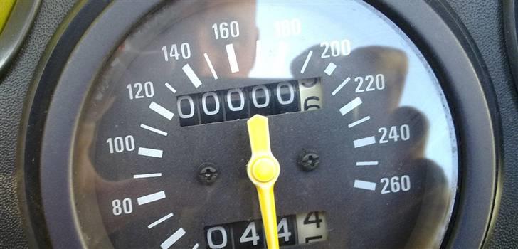 Suzuki Gsx600/750F - ja.. næsten ny cykel jeg har mig jo ;) billede 4