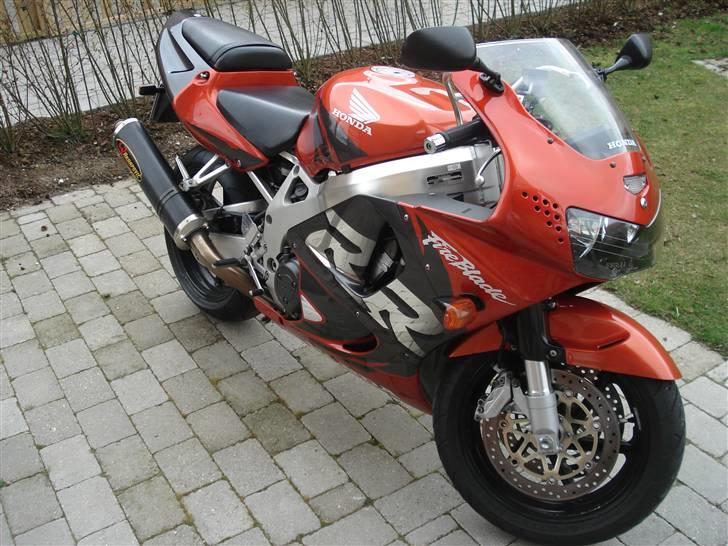 Honda CBR 900 ( totalskadet )  billede 3