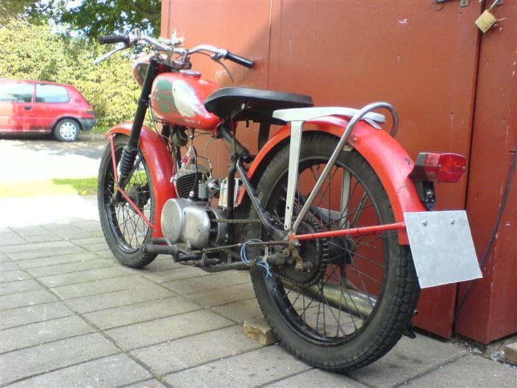 Svalan MC 20 - Puch lygten er kun midlertidig. har rigtig fed lygte til den som kommer på, nå den en gang bliver malet. billede 13