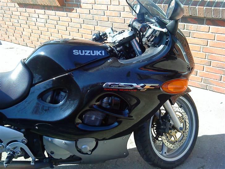 Suzuki gsx 750 f billede 5