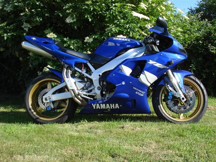 Yamaha YZF-R1 billede 1