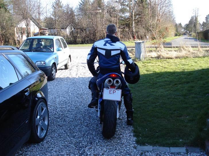 Yamaha YZF-R1 - Måske fra denne vinkel den oftest ses :-) billede 11