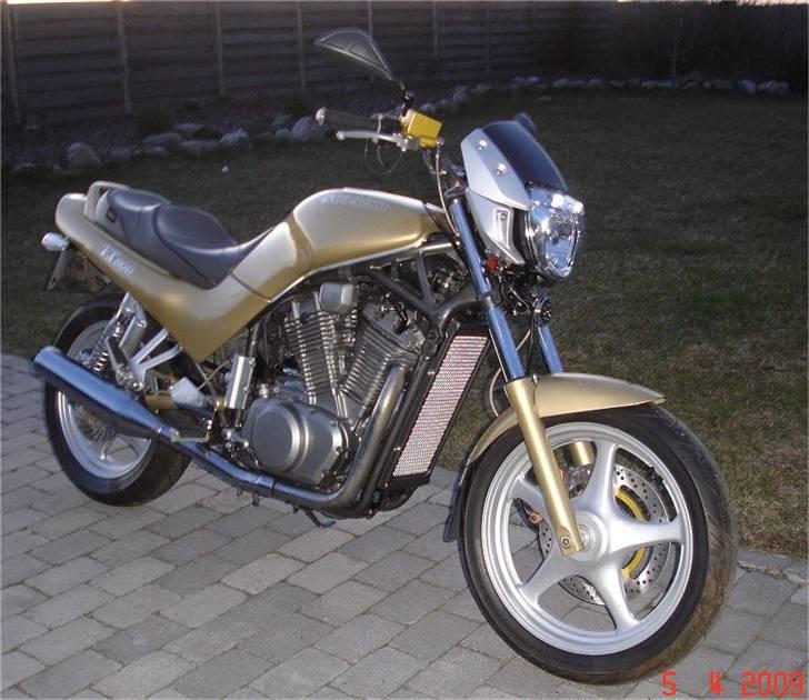 Suzuki vx 800 ( SOLGT ) - wåw.. nysamlet - kl. er 21.. YES..!  dyret starter...  tid til at luske efter is på vaffelhjørnet..! billede 6