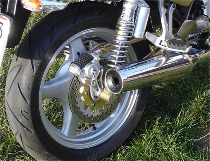 Suzuki vx 800 ( SOLGT ) - lakeret med blak toplak, - forhåbentlig bliver den nemmere at holde.. ;-)) billede 7