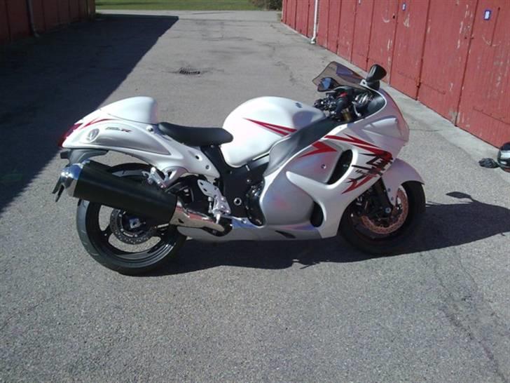 Suzuki GSX 1300 R Hayabusa - Hjemme i gården billede 4