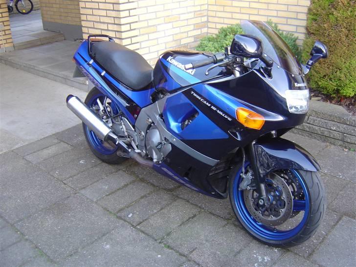 Kawasaki ZZR-600 billede 2