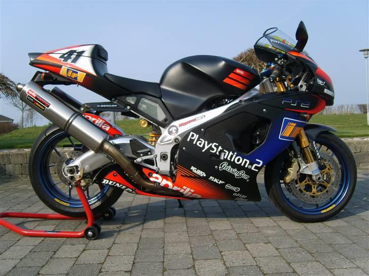 Aprilia Haga SBK Replica RSV1000R billede 20