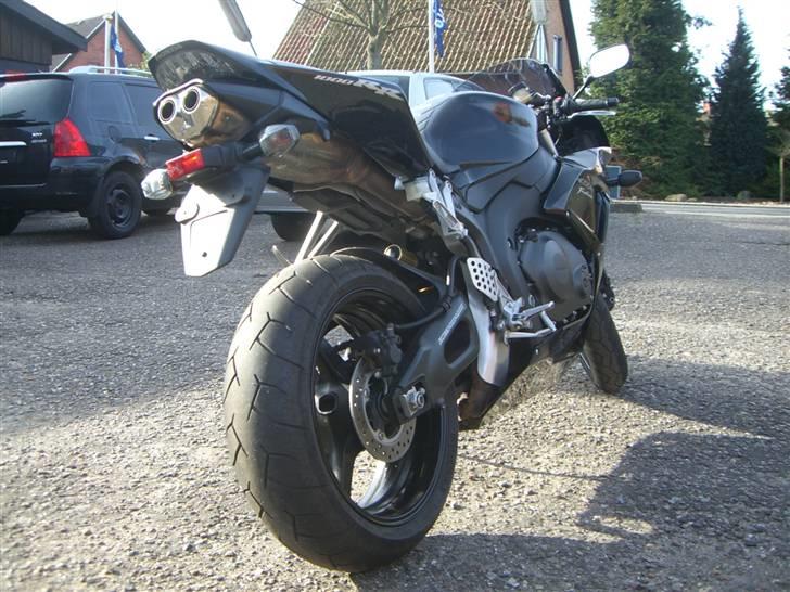 Honda CBR1000RR - solgt - Stilen i den anden ende var dog NOGET tam :p billede 10