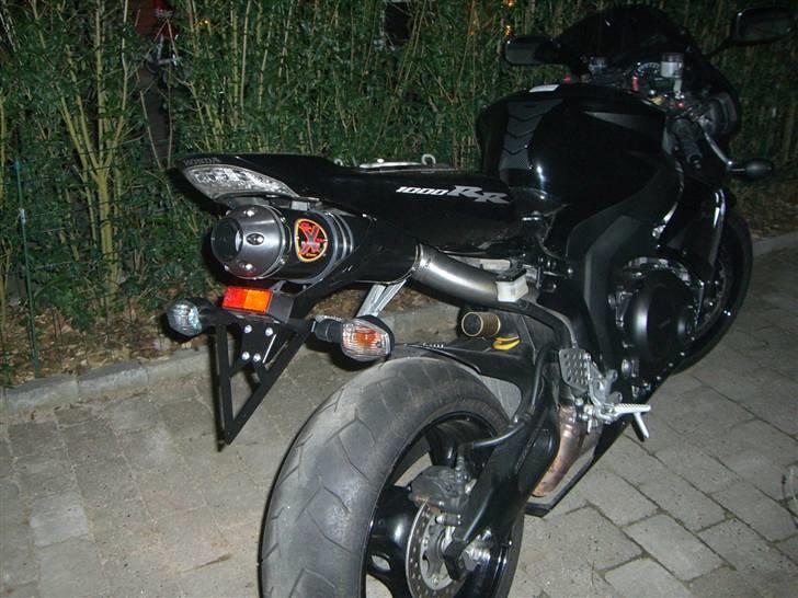 Honda CBR1000RR - solgt - som ser godt ud - og kan opleves her: http://www.motorcykelgalleri.dk/html/vid_vis.asp?VideoID=5743 billede 12