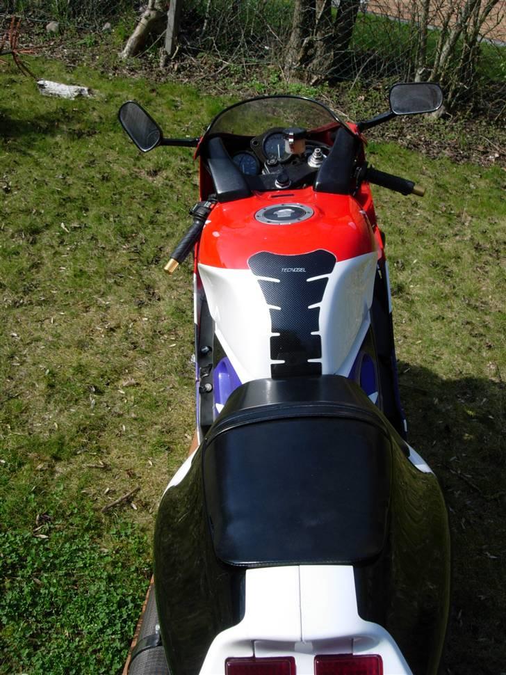 Honda RVF400 R *Død*  billede 3