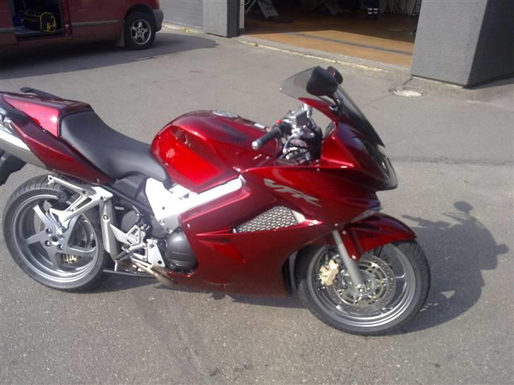 Honda VFR 800A billede 2