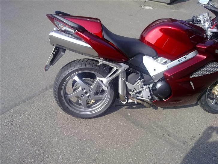 Honda VFR 800A billede 4