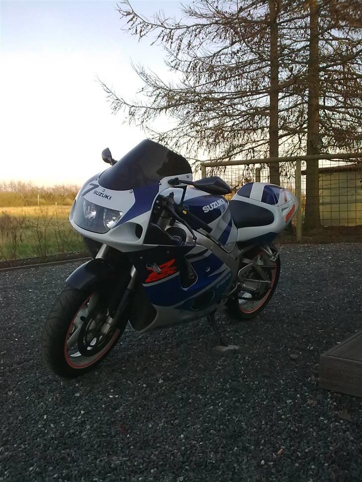 Suzuki GSX R 750 billede 4