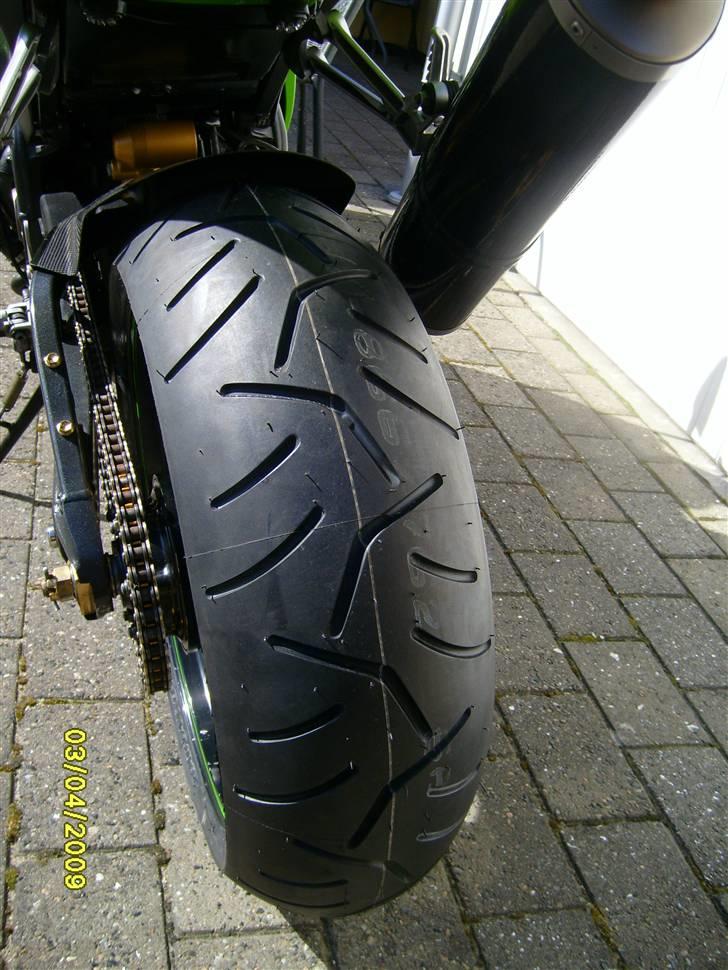 Kawasaki ZX10R - Nyt gummi så er den klar til 09 billede 17