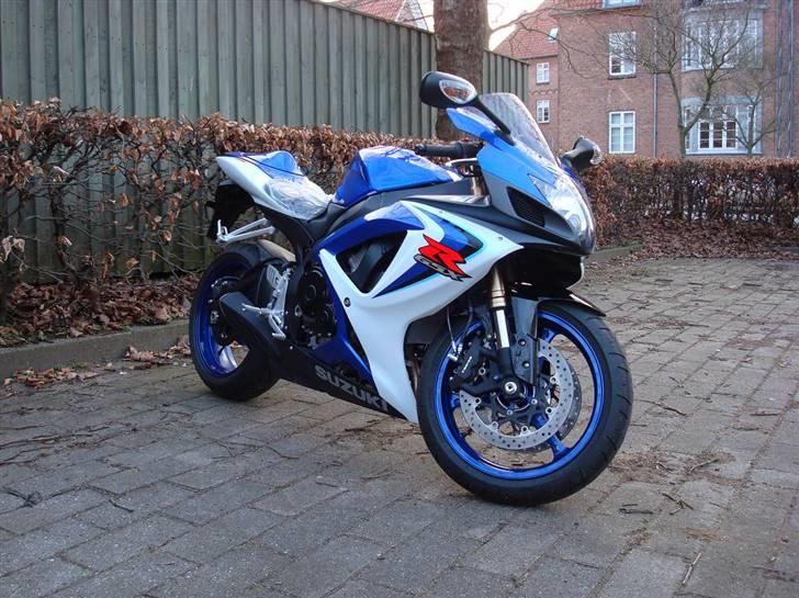 Yamaha R6 - Ny cykel. Kun kørt 67km indtil videre. billede 7