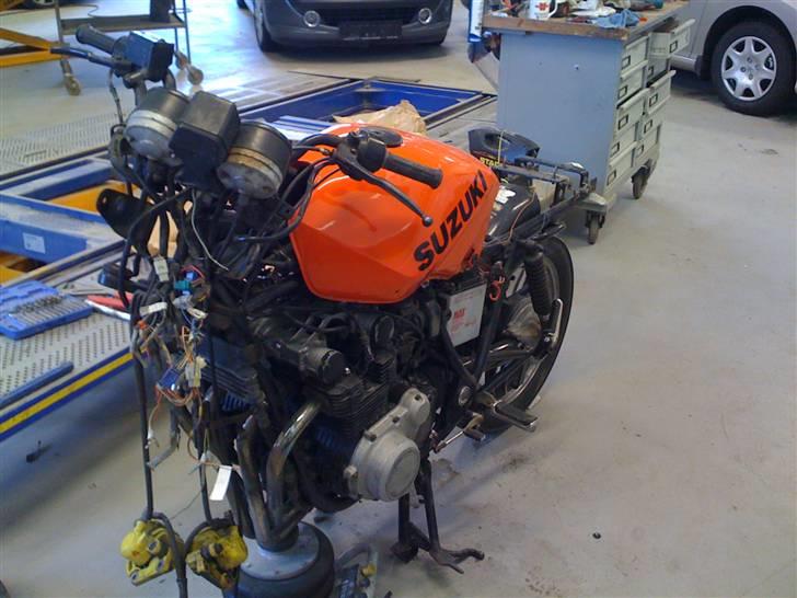 Suzuki GS 650G Katana - Forgaffel er ved at blive renoveret billede 4