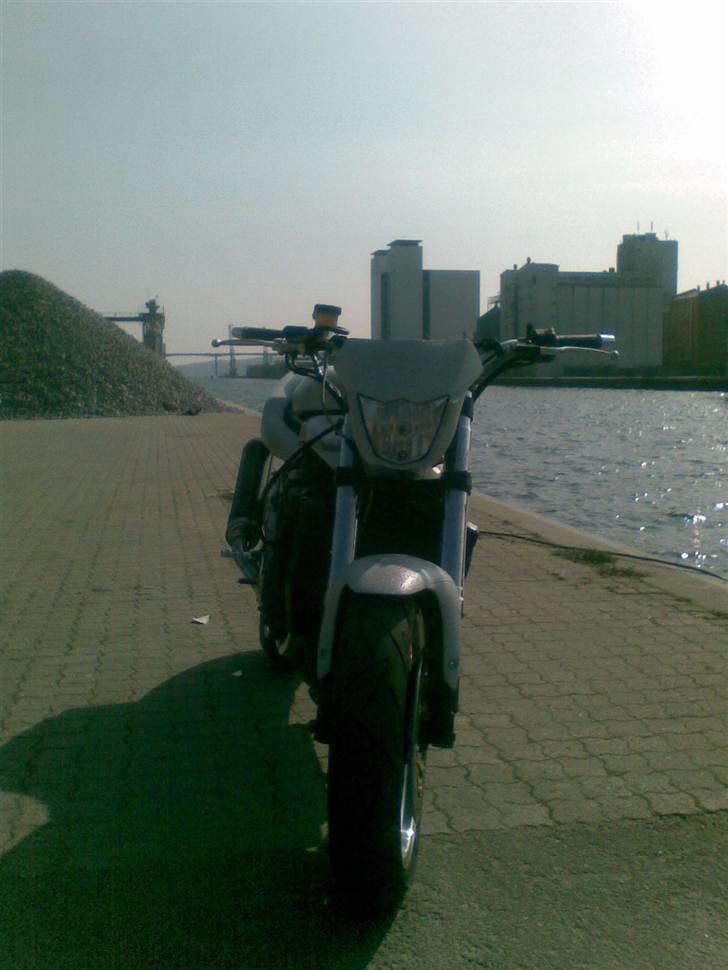 Suzuki GSXR 750 solgt billede 11