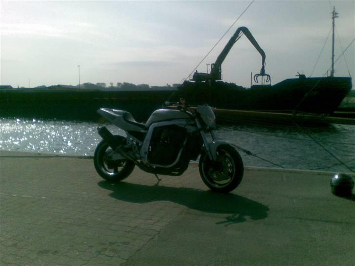 Suzuki GSXR 750 solgt billede 13