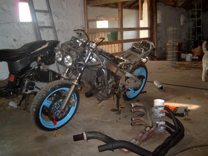 Honda CBR 400 RR billede 4