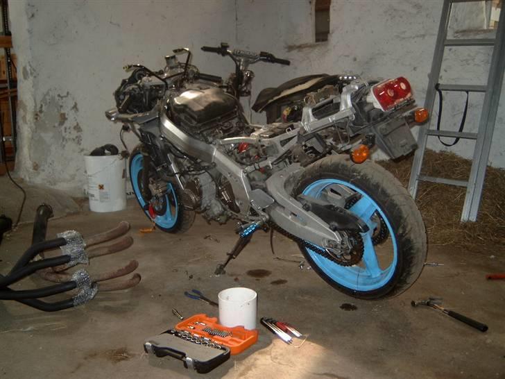 Honda CBR 400 RR billede 5