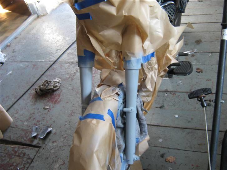 Jinlun jl 150-5 - her er jeg ved at grund male forgaffel på den lille kineser det gamle maling var ikke så pænt mere. billede 15