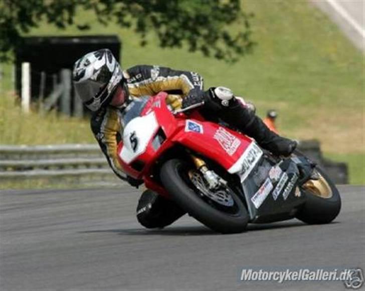 Ducati 999R - Dette er et billede af den tidelige ejer da han vant i 2007 billede 2
