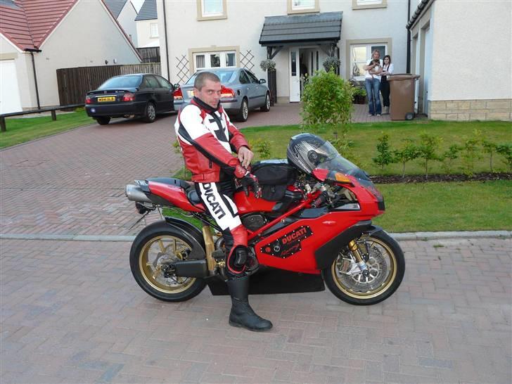 Ducati 999R - Mig lige før jeg kørte til Dk sidste sommer fra scotland. skagen og funs mc festival gik turen til :) billede 20