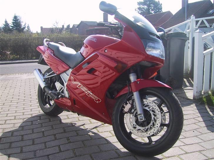 Honda VFR 750 F RC 36 billede 1