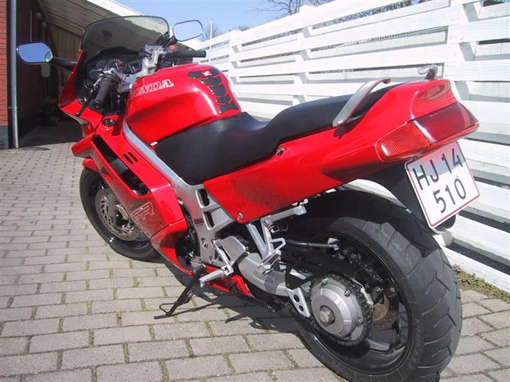 Honda VFR 750 F RC 36 billede 3