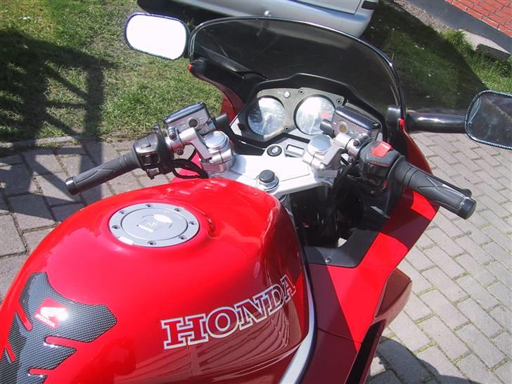 Honda VFR 750 F RC 36 billede 5