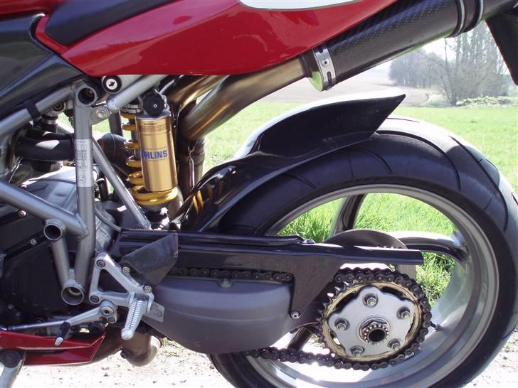 Ducati 996 SPS Nr. 1690 *SOLGT* - Carbon hugger, kædeskærm og kædedæksel for foreste tandhjul billede 7