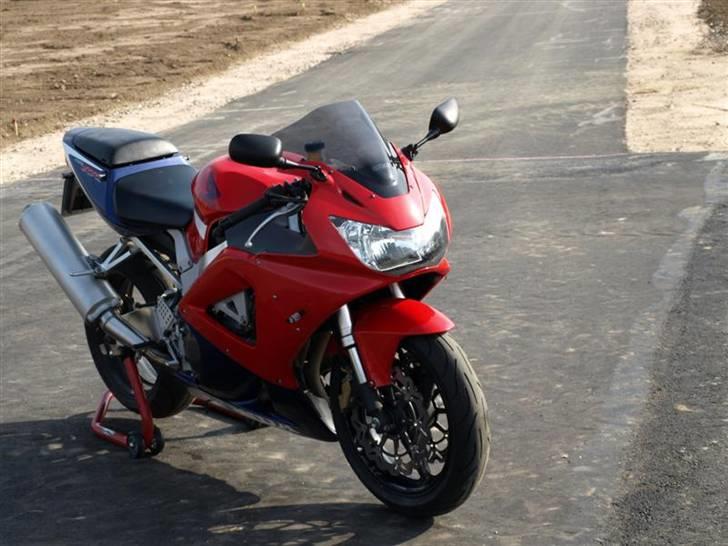 Honda CBR 900 RR billede 16