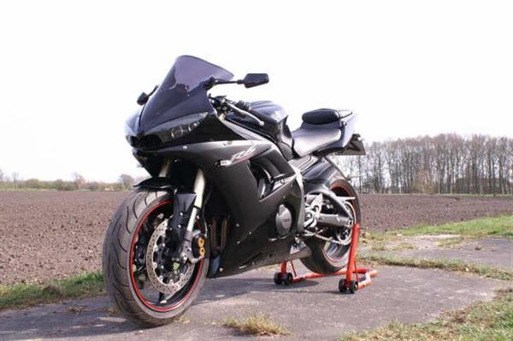 Yamaha YZF R6 billede 1