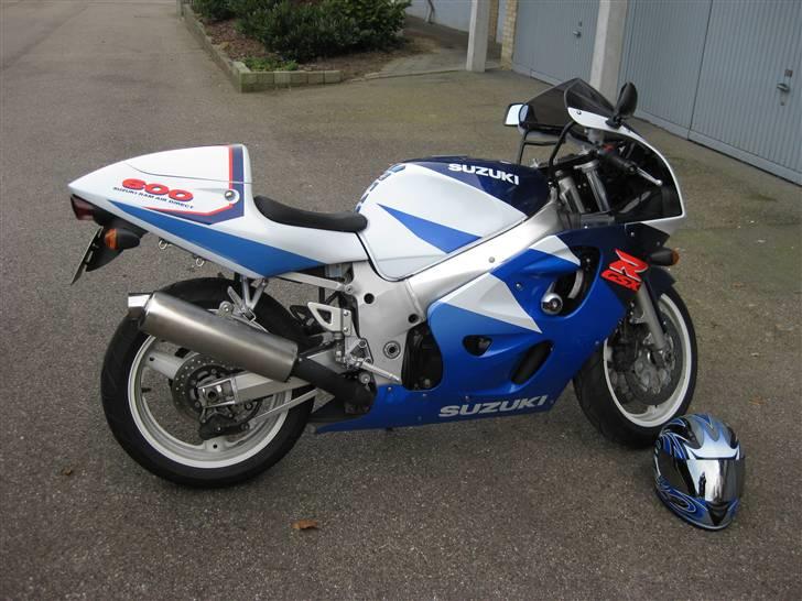 Suzuki GsxR 600 billede 2