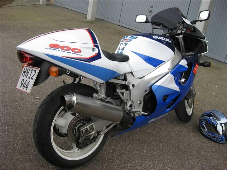 Suzuki GsxR 600 billede 4