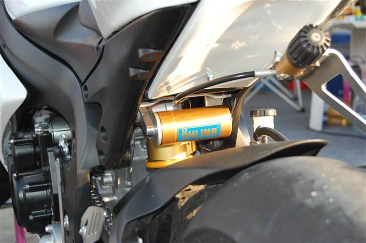 Suzuki GSX-R 750 K7 FORÆRET VÆK! - öhlins bagdæmper billede 9