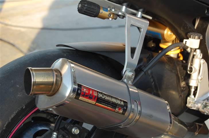 Suzuki GSX-R 750 K7 FORÆRET VÆK! - yoshimuraudstødningen billede 10