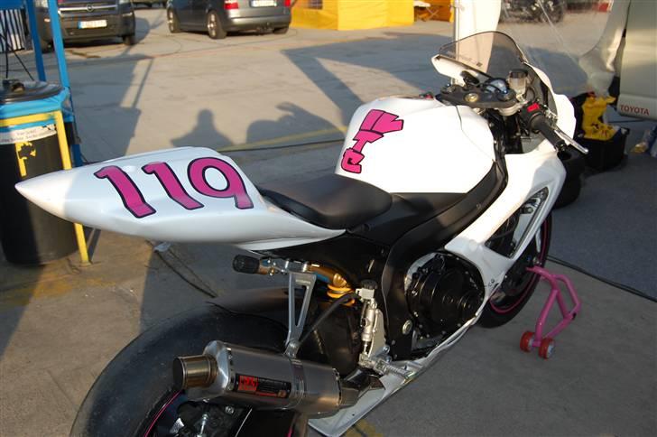 Suzuki GSX-R 750 K7 FORÆRET VÆK! - Nummer og tankpad, jeg selv har designet med mit navn på japansk. billede 15