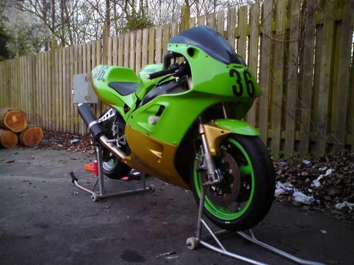 Kawasaki ZXR400 #SOLGT# - Næsten færdig billede 2