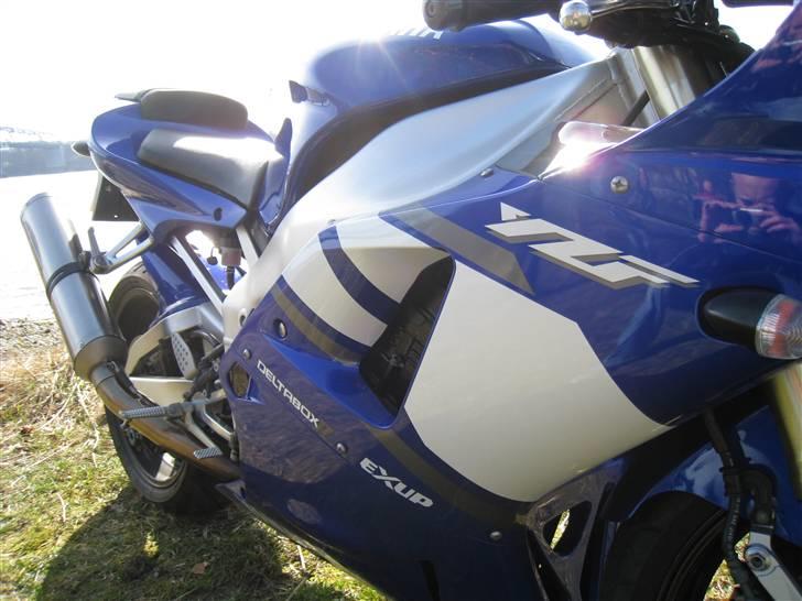 Yamaha yzf-r1 billede 8