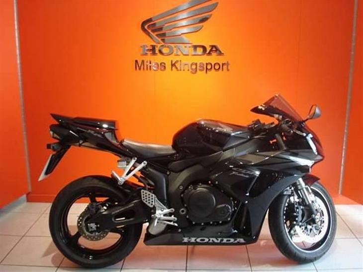 Honda Cbr1000rr Solgt 2007 Første Indtryk Forrygende Fl 8491