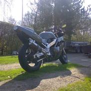 Suzuki gsxr-gk73 400