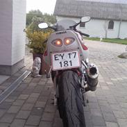Yamaha R 6 solgt