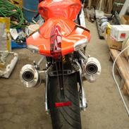Aprilia rsv 1000 factory