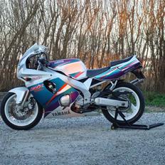 Yamaha FZR600R 4JH (solgt)