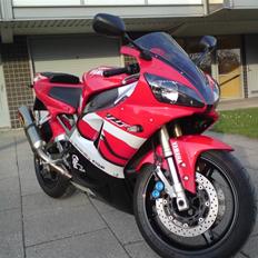 Yamaha YZF R1 RN04