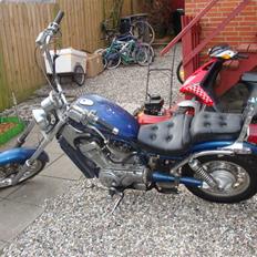 Suzuki vs 800 intruder 