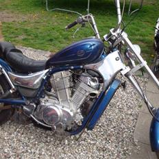 Suzuki vs 800 intruder 