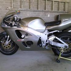 Suzuki gsxr solgt